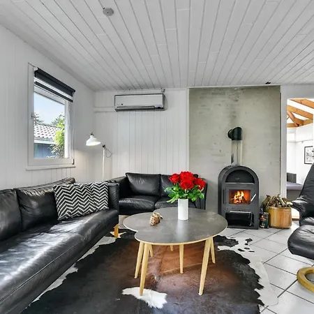 Awesome In W/ 3 Bedrooms *